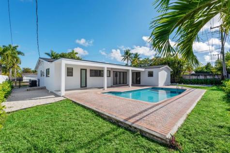 20500 Highland Lakes Boulevard Miami FL 33179