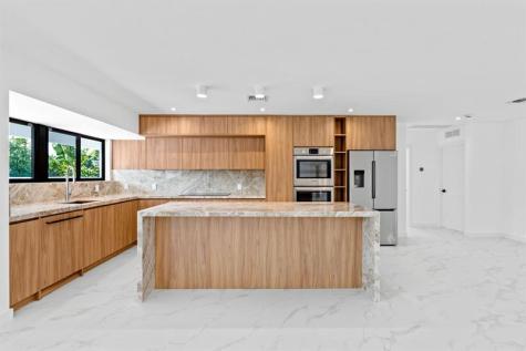 20500 Highland Lakes Boulevard Miami FL 33179