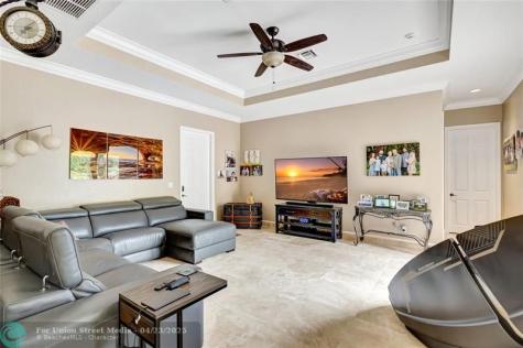 7170 155TH Place Palm Beach Gardens FL 33418
