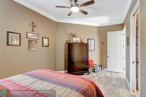 7170 155TH Place Palm Beach Gardens FL 33418