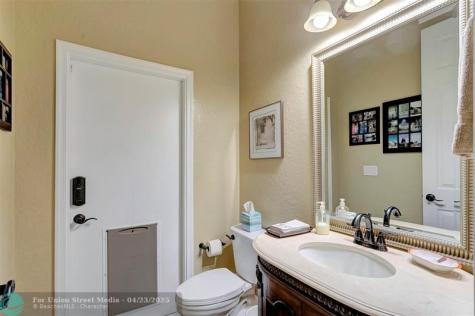 7170 155TH Place Palm Beach Gardens FL 33418