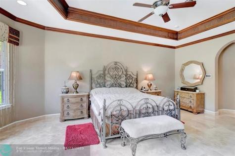 7170 155TH Place Palm Beach Gardens FL 33418