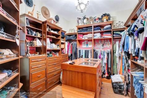 7170 155TH Place Palm Beach Gardens FL 33418