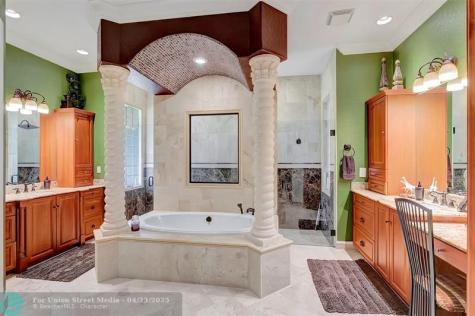 7170 155TH Place Palm Beach Gardens FL 33418