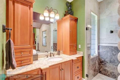 7170 155TH Place Palm Beach Gardens FL 33418