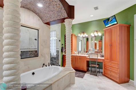 7170 155TH Place Palm Beach Gardens FL 33418
