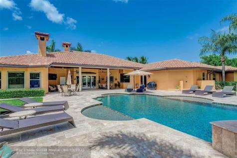 7170 155TH Place Palm Beach Gardens FL 33418