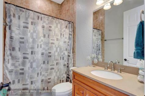 7170 155TH Place Palm Beach Gardens FL 33418