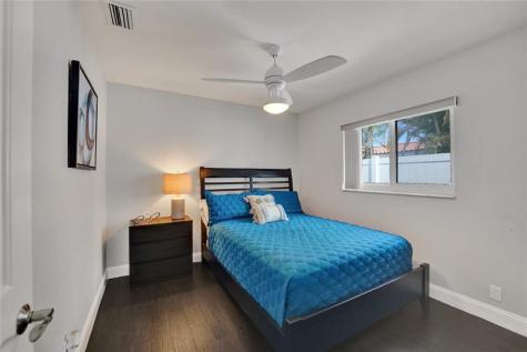 1280 NE 40th Street Oakland Park FL 33334