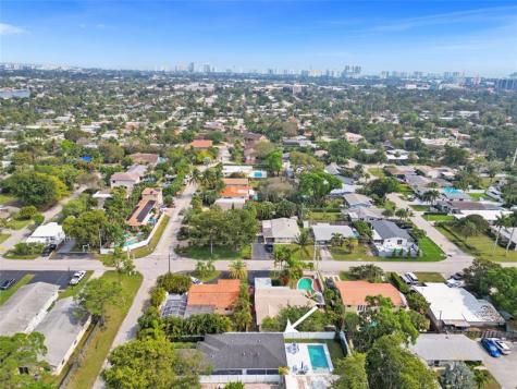 1280 NE 40th Street Oakland Park FL 33334
