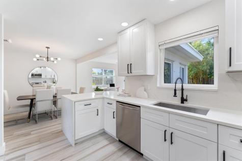1532 NE 28 Drive Wilton Manors FL 33334