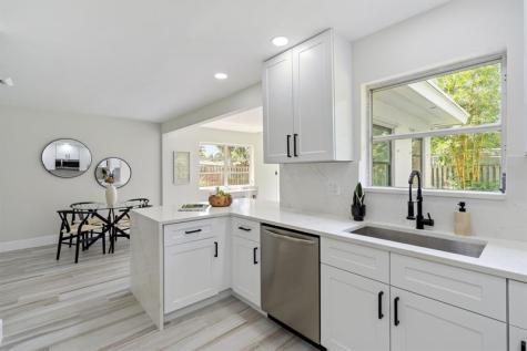 1532 NE 28 Drive Wilton Manors FL 33334