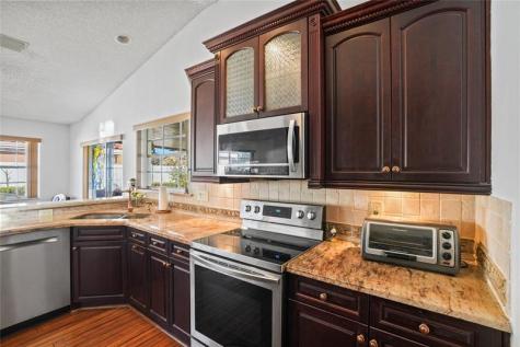 955 NW 202nd Avenue Pembroke Pines FL 33029