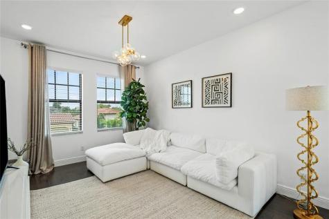 8605 E Baypoint Circle Parkland FL 33076