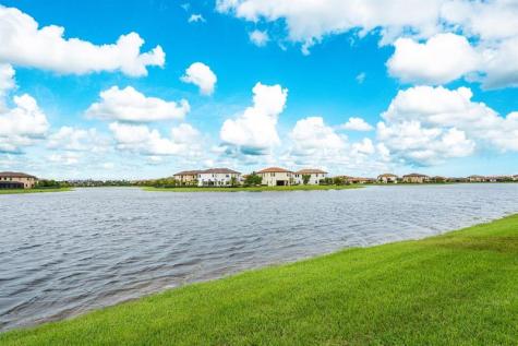 8605 E Baypoint Circle Parkland FL 33076