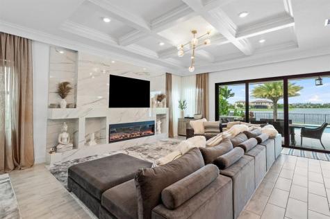 8605 E Baypoint Circle Parkland FL 33076