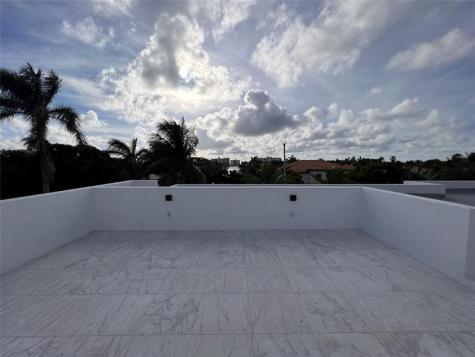 5001 NE 27th Avenue Lighthouse Point FL 33064