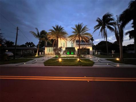5001 NE 27th Avenue Lighthouse Point FL 33064