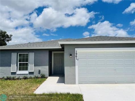 1961 SW Michelangelo Avenue Port St Lucie FL 34953