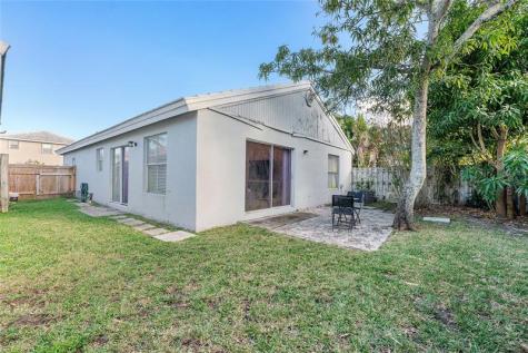 6762 Fern Place Margate FL 33063