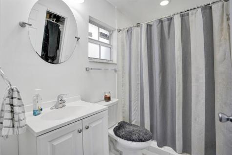 4332 NW 1st Terrace Deerfield Beach FL 33064