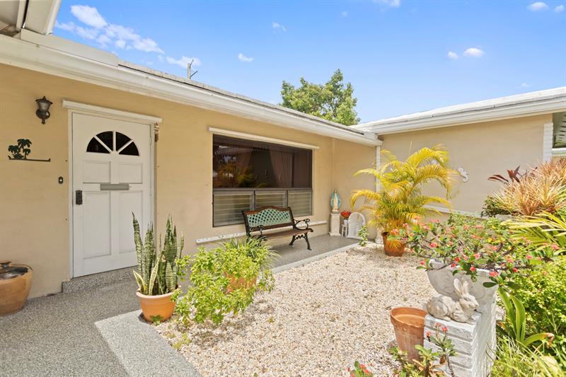 1577 NE 49th Street Oakland Park FL 33334