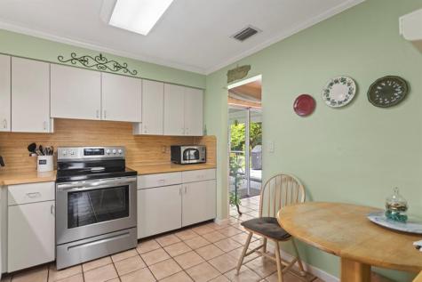 1577 NE 49th Street Oakland Park FL 33334