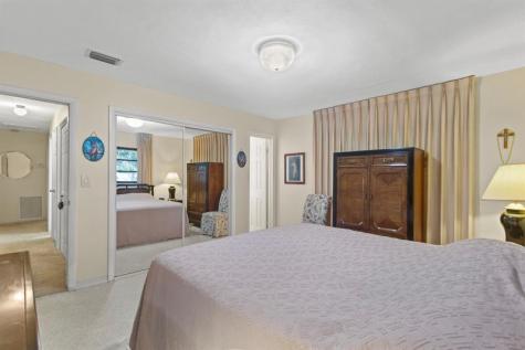 1577 NE 49th Street Oakland Park FL 33334