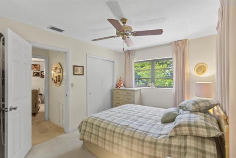 1577 NE 49th Street Oakland Park FL 33334