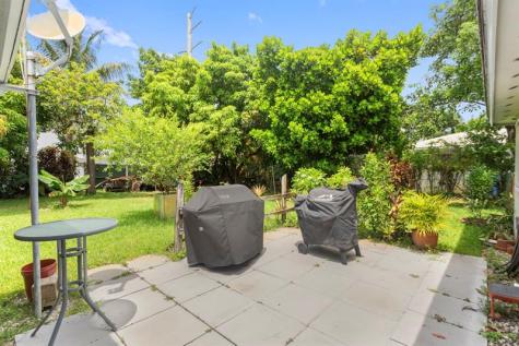 1577 NE 49th Street Oakland Park FL 33334