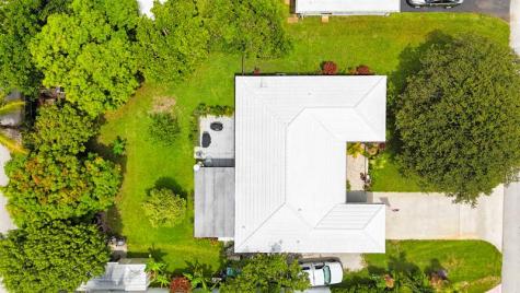 1577 NE 49th Street Oakland Park FL 33334