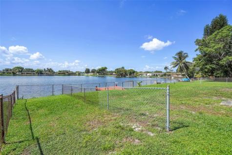 8720 Pasadena Boulevard Pembroke Pines FL 33024