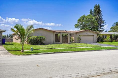 8720 Pasadena Boulevard Pembroke Pines FL 33024