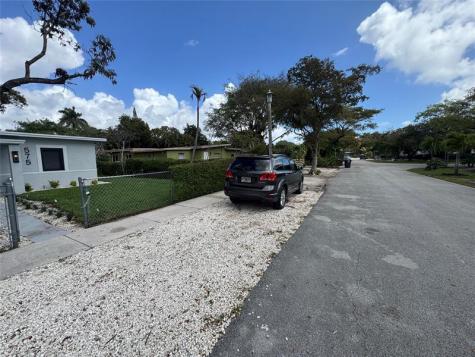 575 NW 139th Terrace North Miami Beach FL 33168