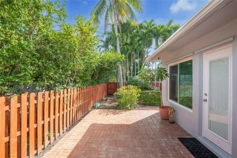 1230 Hollywood Boulevard Hollywood FL 33019