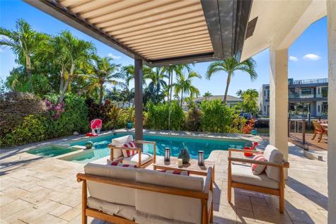 2430 NE 49th Street Lighthouse Point FL 33064