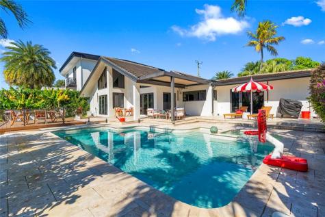 2430 NE 49th Street Lighthouse Point FL 33064