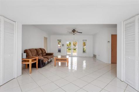 360 SE 5th Avenue Pompano Beach FL 33060