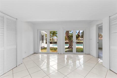 360 SE 5th Avenue Pompano Beach FL 33060