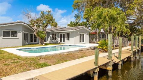 360 SE 5th Avenue Pompano Beach FL 33060