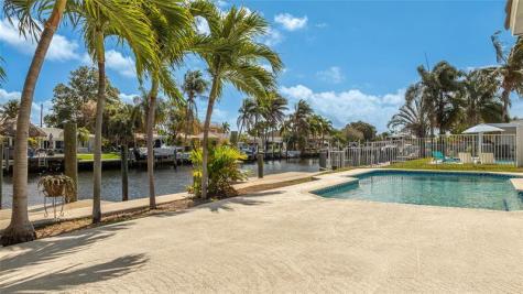 360 SE 5th Avenue Pompano Beach FL 33060