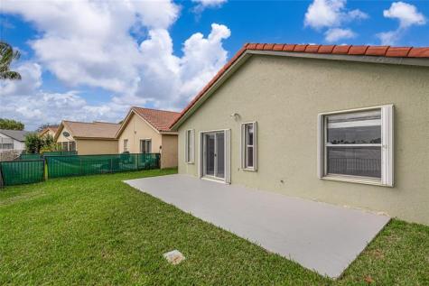 711 NW 182nd Way Pembroke Pines FL 33029