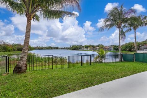 711 NW 182nd Way Pembroke Pines FL 33029