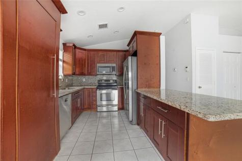711 NW 182nd Way Pembroke Pines FL 33029