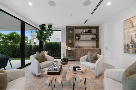 1813 N Fort Lauderdale Beach Boulevard Fort Lauderdale FL 33305
