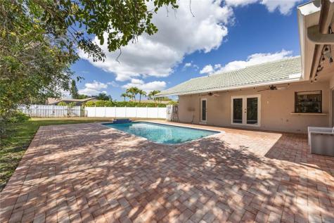 5302 NW 64th Way Coral Springs FL 33067