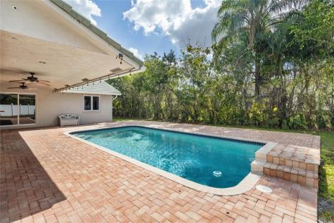 5302 NW 64th Way Coral Springs FL 33067