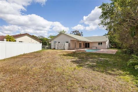 5302 NW 64th Way Coral Springs FL 33067