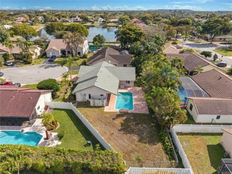 5302 NW 64th Way Coral Springs FL 33067