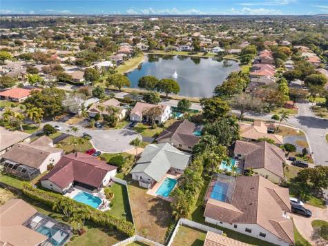 5302 NW 64th Way Coral Springs FL 33067